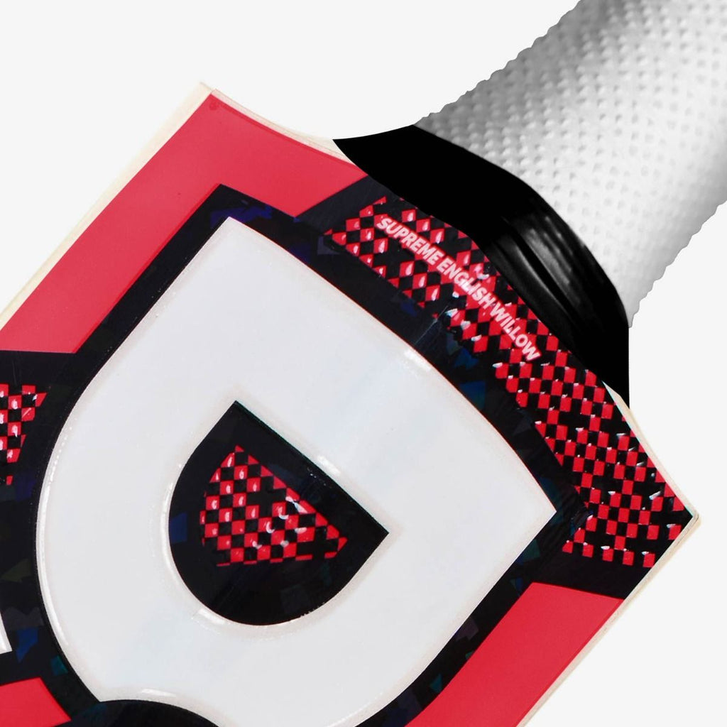 DSC Intense Attitude English Willow Cricket Bat official close-up