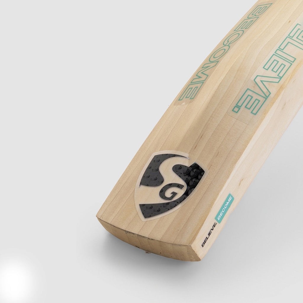 SG Players Edition English Willow Cricket Bat handle and shoulder detail
